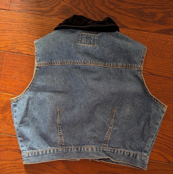 The Beverly Hills Denim Company - Vintage Denim Zip Up Vest With Velour Collar - Picture 3 of 7